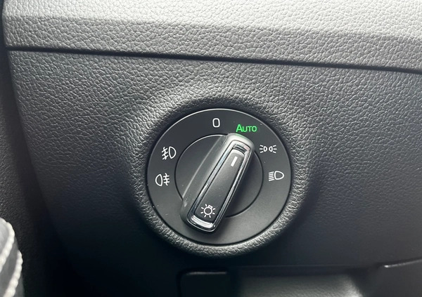Skoda Superb cena 128900 przebieg: 60000, rok produkcji 2021 z Dynów małe 781